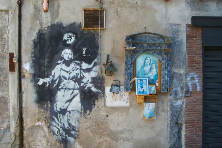 Banksy Napoli_Madonna con la pistola